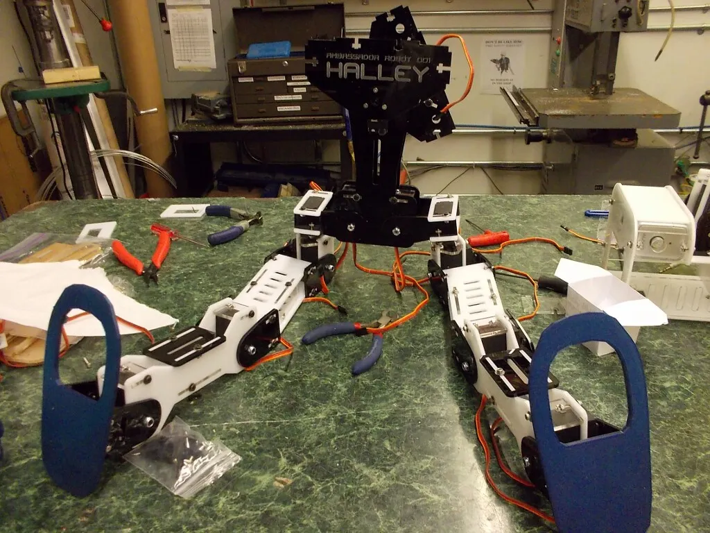 Halley: Ambassador Robot 001 — image 14